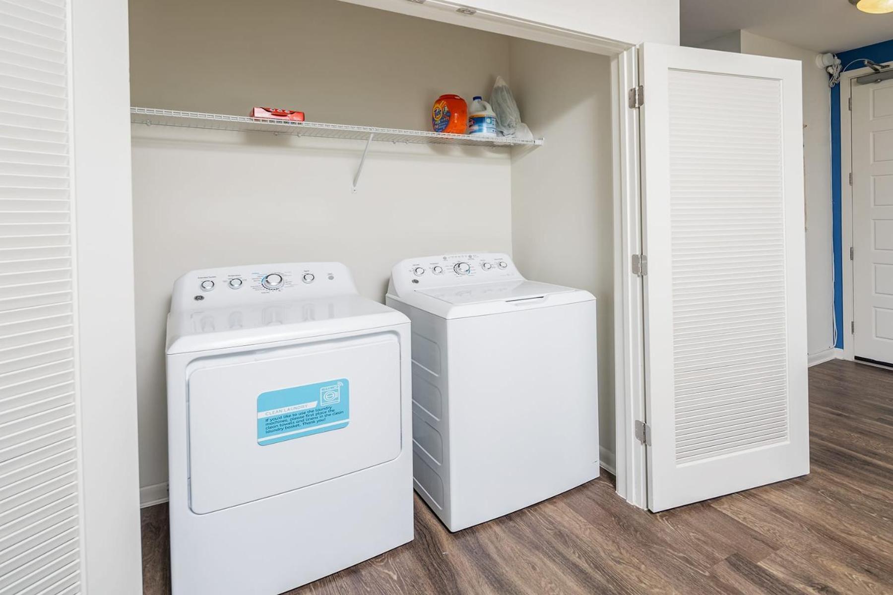 Uptown 4th Ward Luxury Year-round Pool Apartamento *