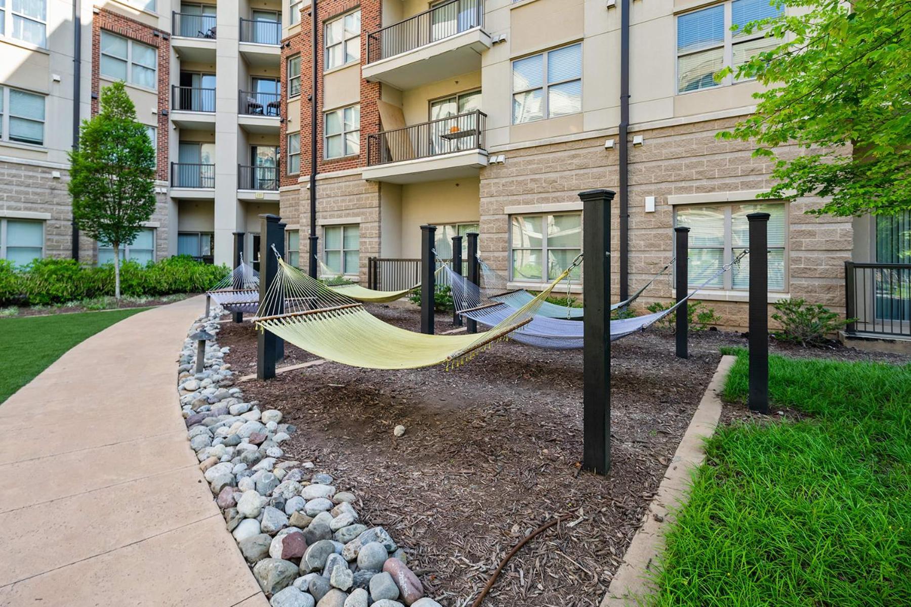 Uptown 4th Ward Luxury Year-round Pool Appartement *